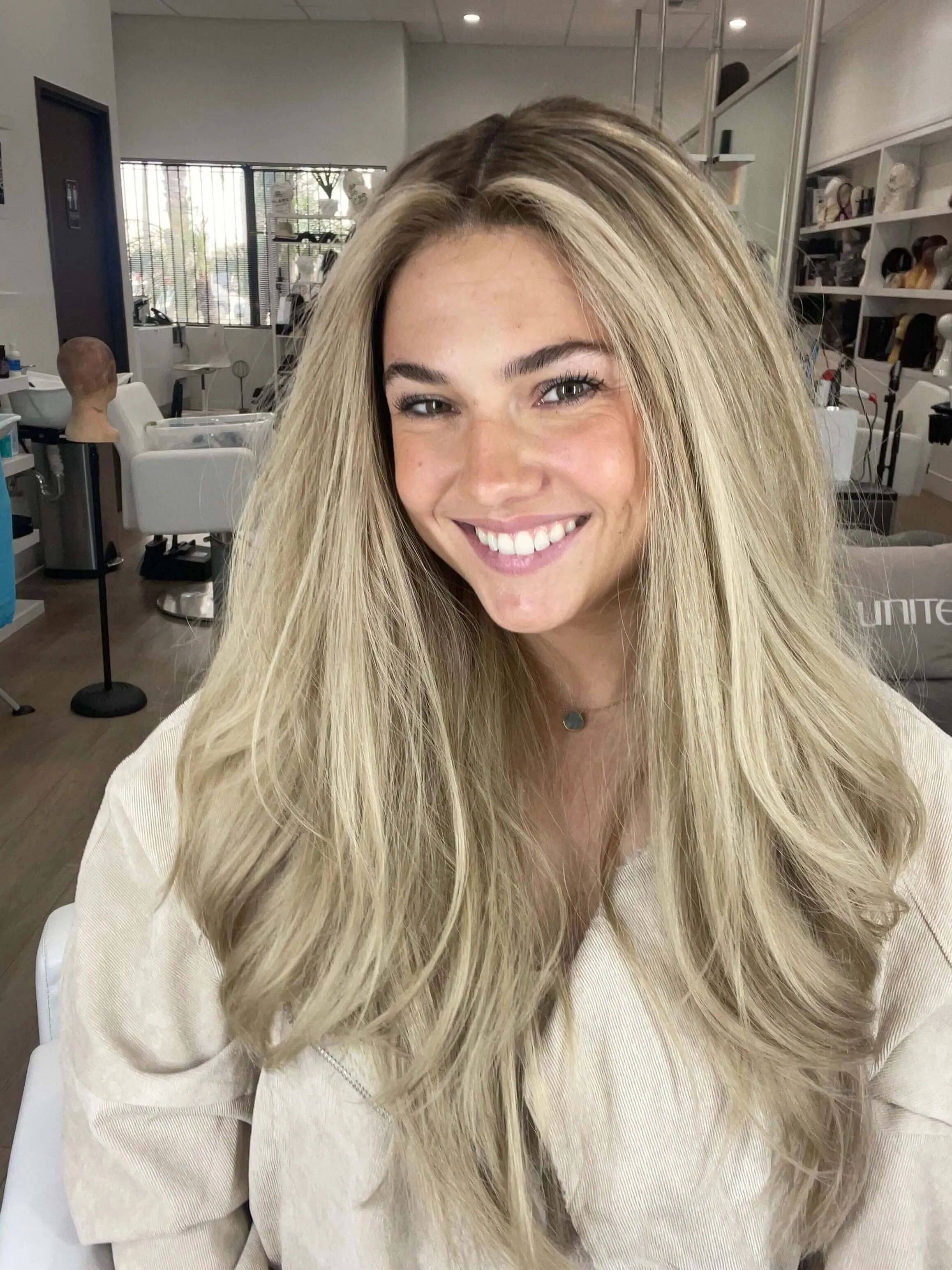 26" Amber Silk Top Wig Platinum Blonde w/ Reverse Balayage