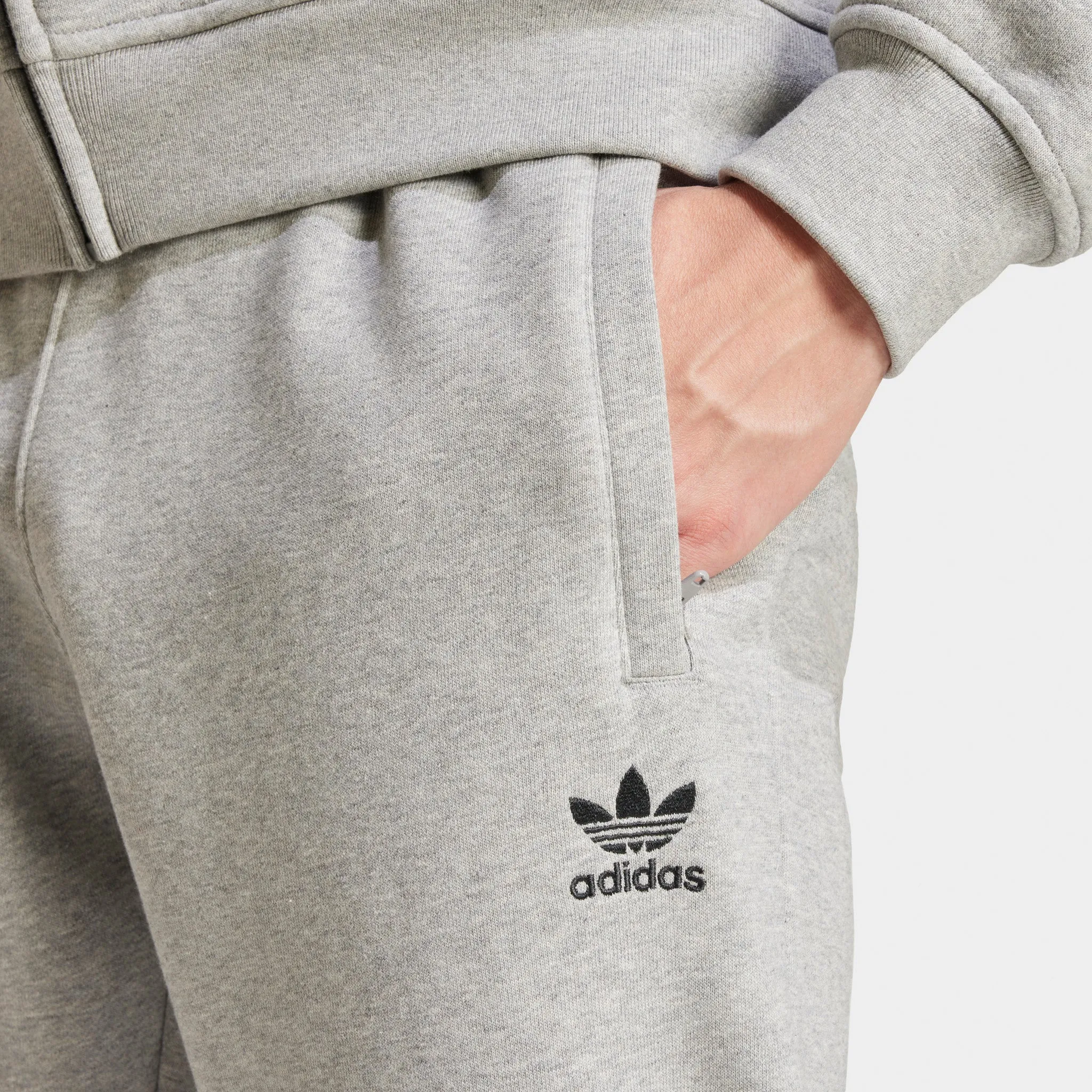 adidas Essentials Sweatpants / Medium Grey Heather