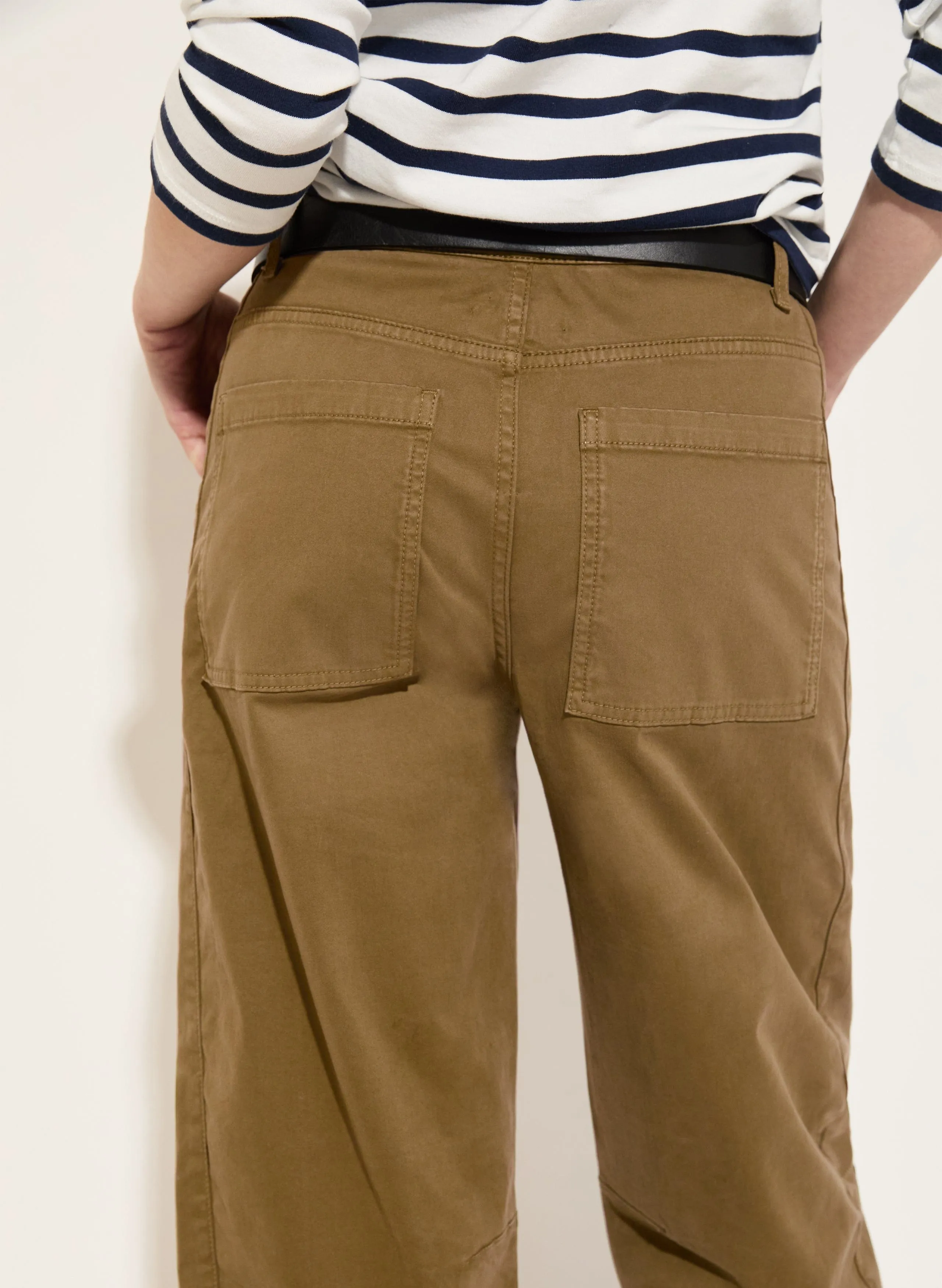 Amelia Organic Cotton Barrel Leg Cargo Trousers | Brown
