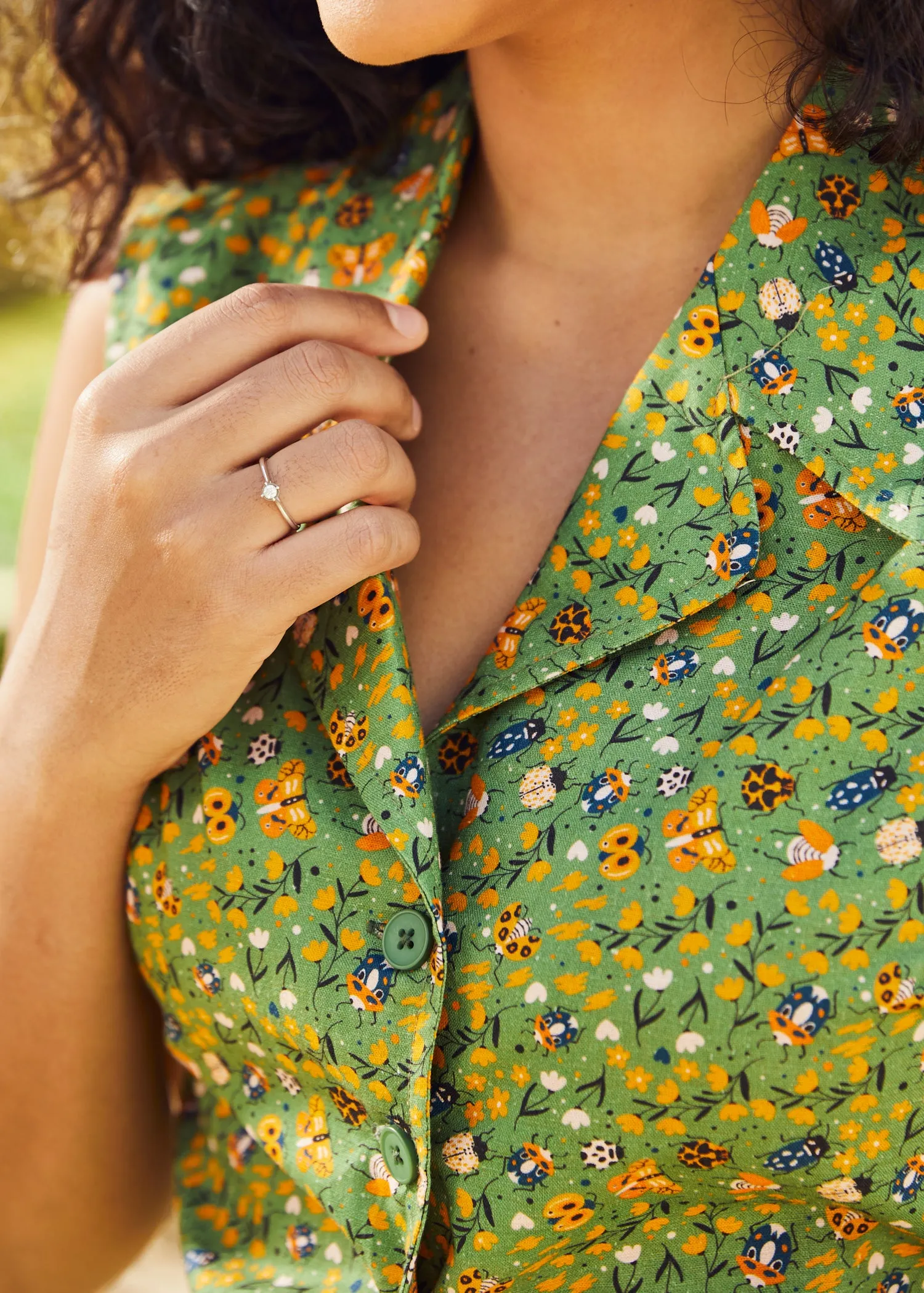 Feel the Morning Breeze Convertible Collar Shirt