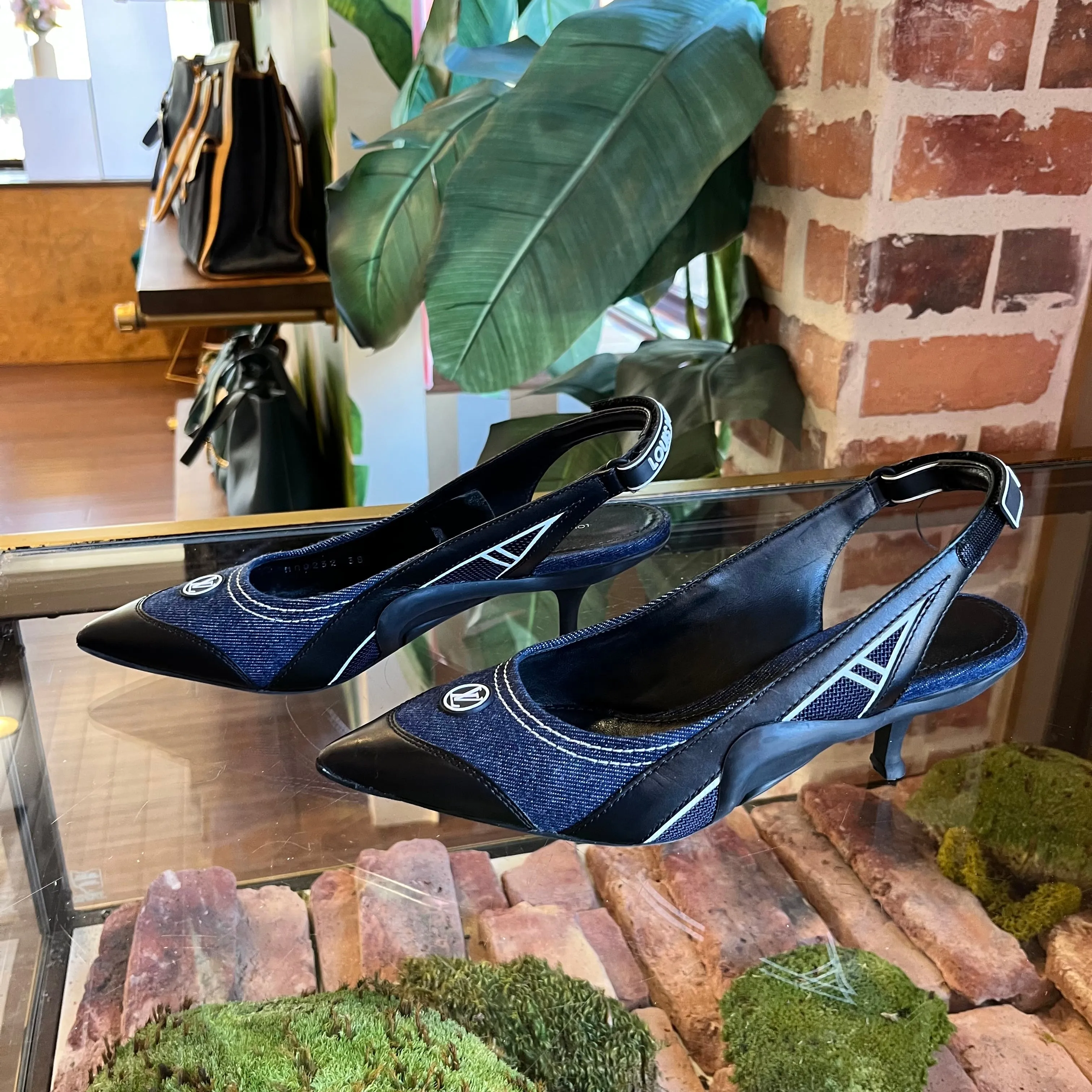 LOUIS VUITTON Archlight Denim Slingback Pump Sz 38