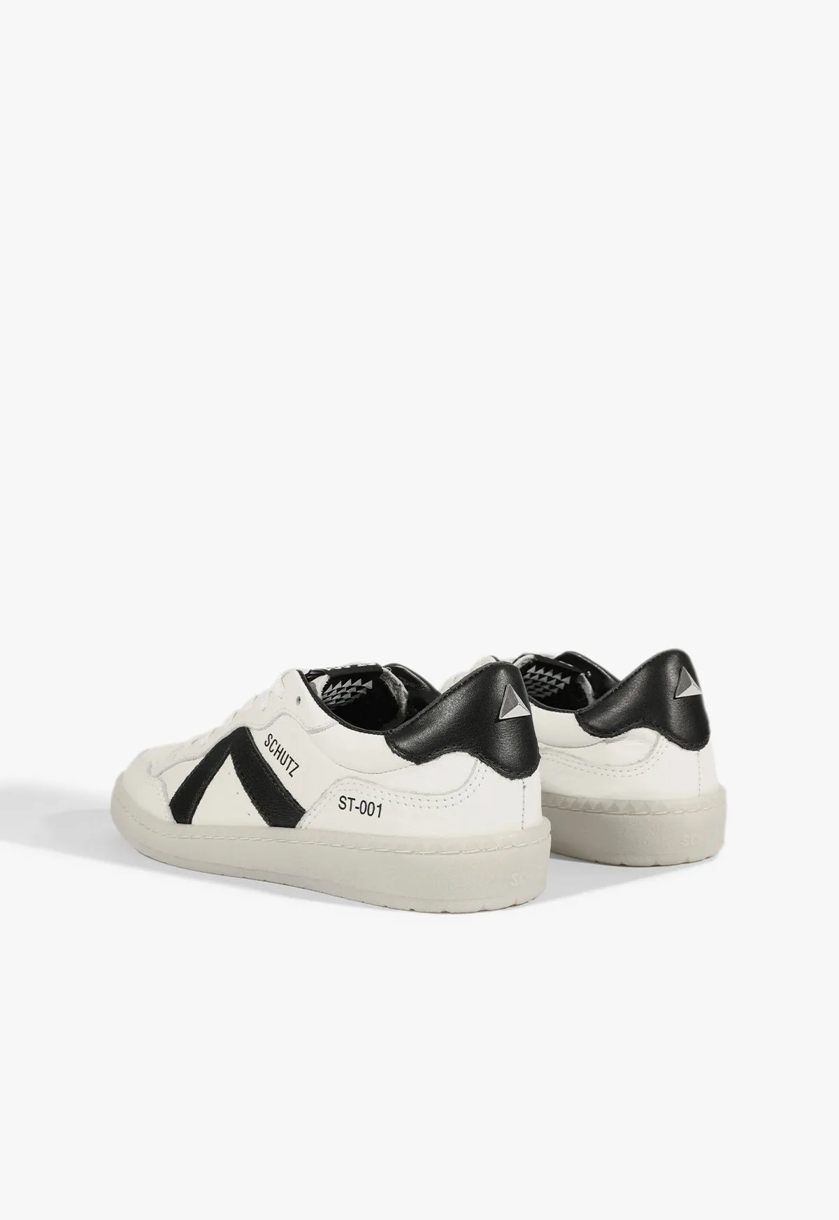 St-001 Sneaker