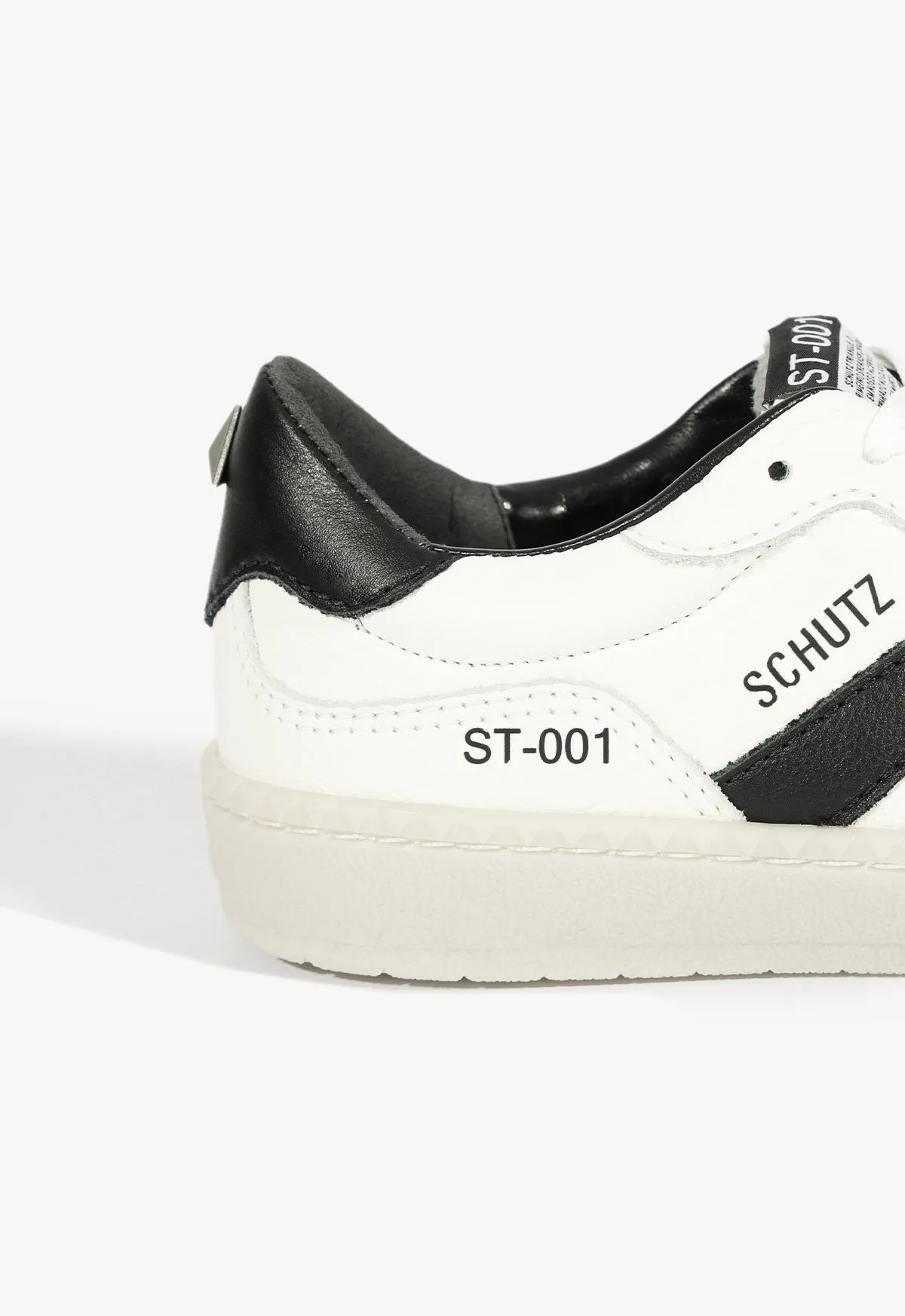 St-001 Sneaker