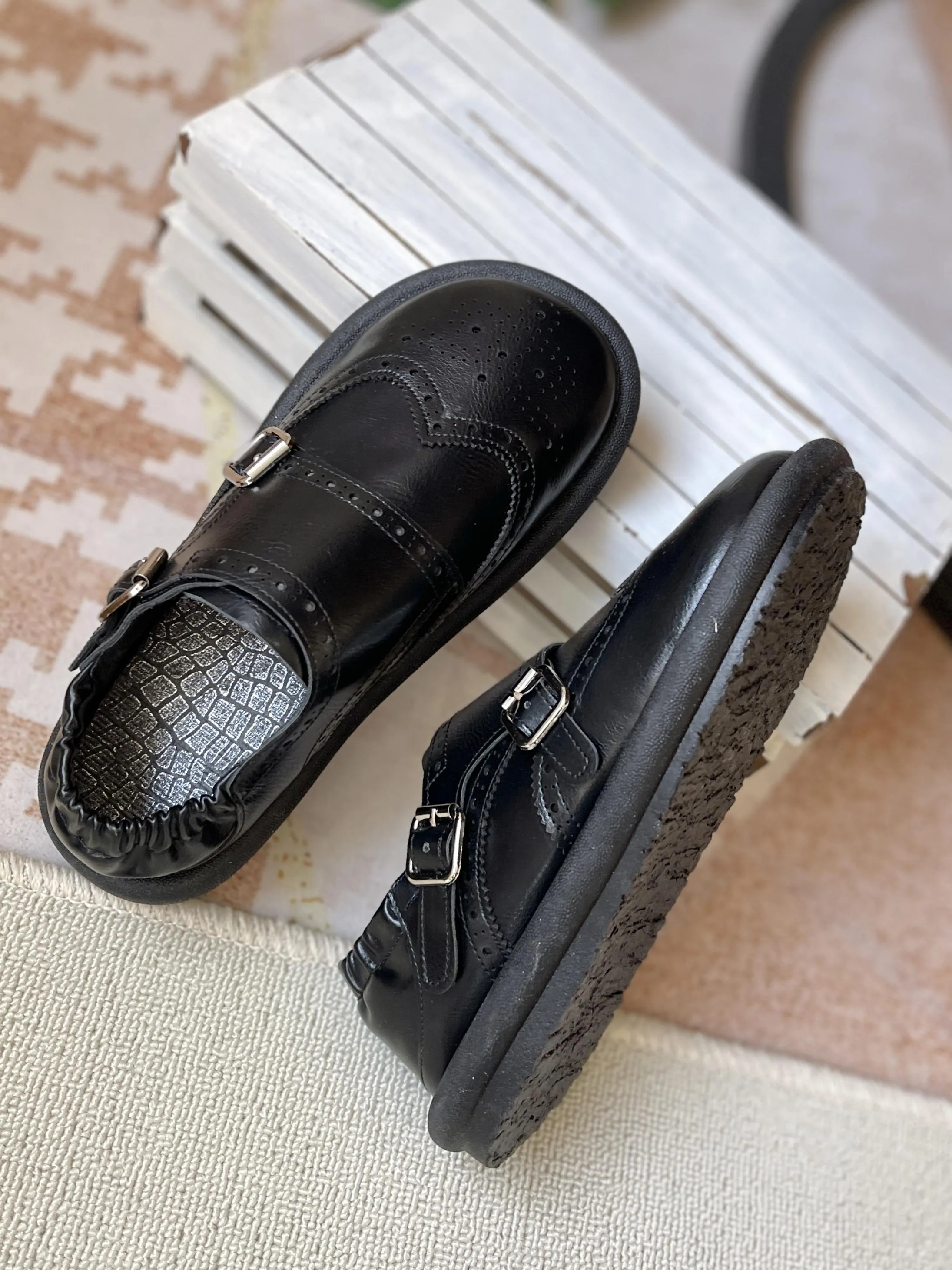 Women Spring Retro Soft Sole Genuine Leather Slip-Ons