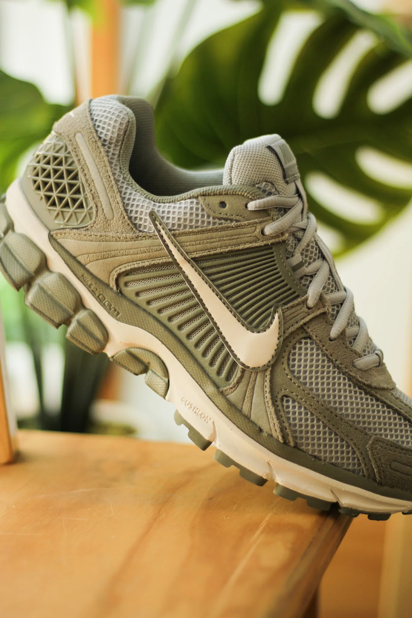 ZOOM VOMERO 5 DARK STUCCO